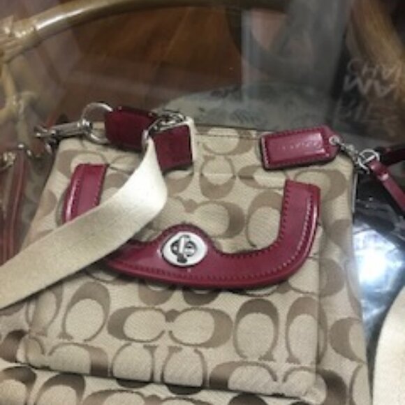 COACH Crossbody - Picture 2 of 4